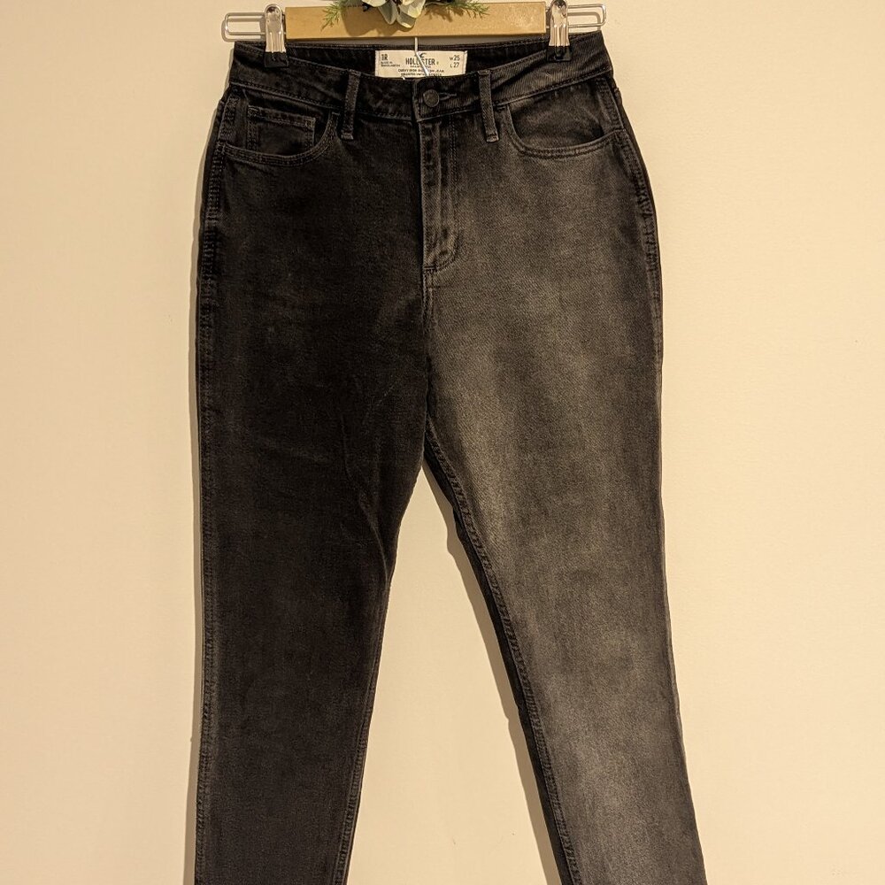 Hollister Curvy High-Rise Mom Jean Size 25